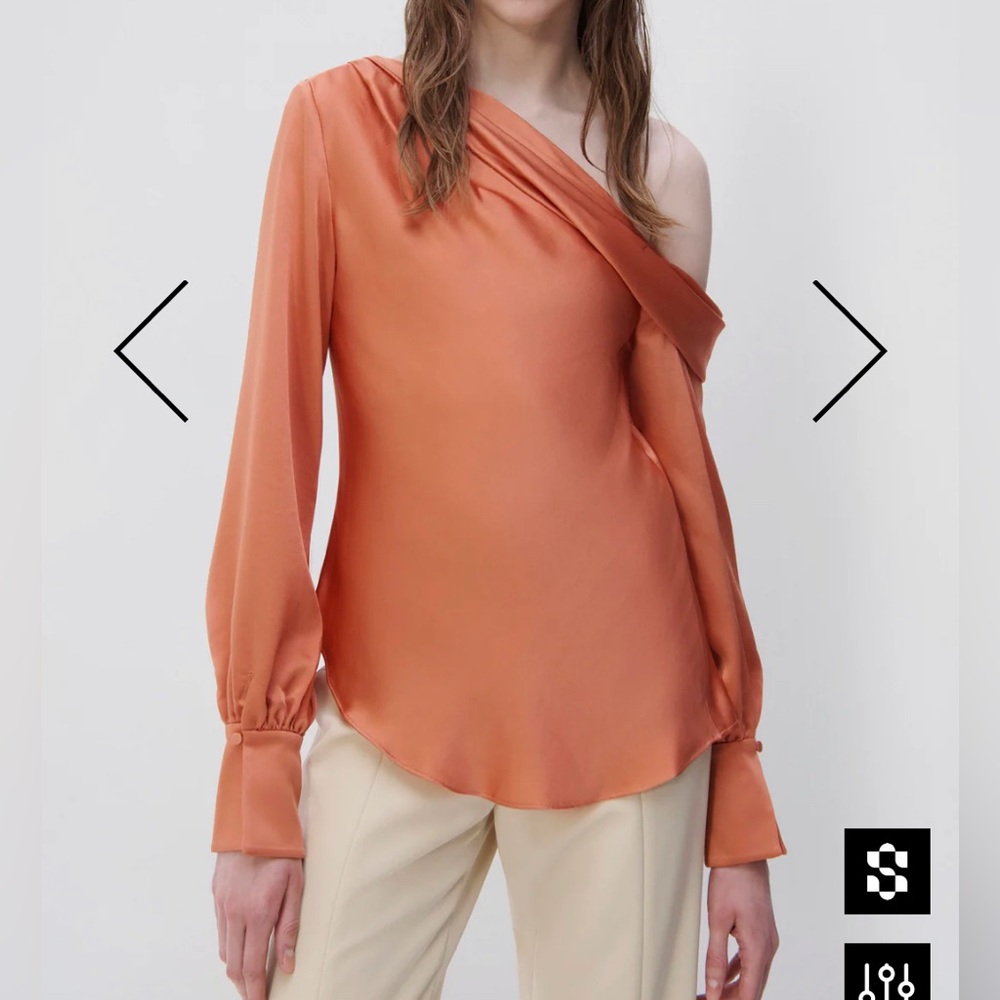 The Alice Cold Shoulder